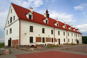 Križi - jezuītu kolēģija un baroka laikmets, krēmzupa ar tīģergarnelēm pusdienās un Bijotai tūkstošgadīgu ozolu stumbros veidots senākais muzejs Lietuvā!